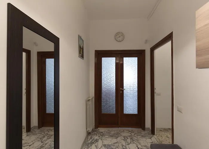 Apartment Aura